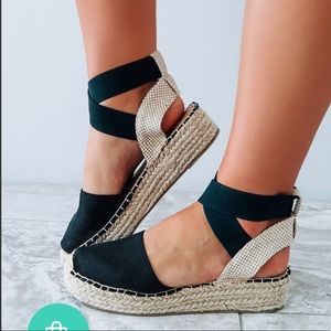 Brand new!! ‘Watch Me Go’ Flats